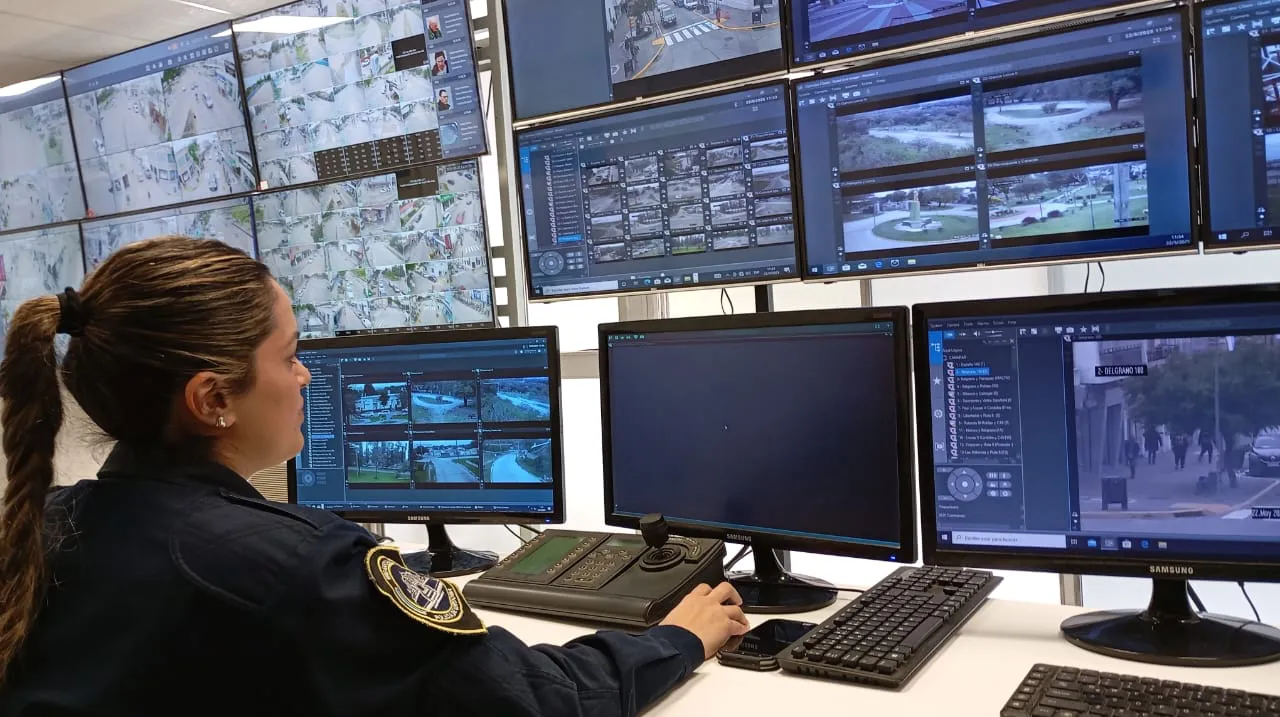 Seguridad Monitoreo Ojos en Alerta (2)