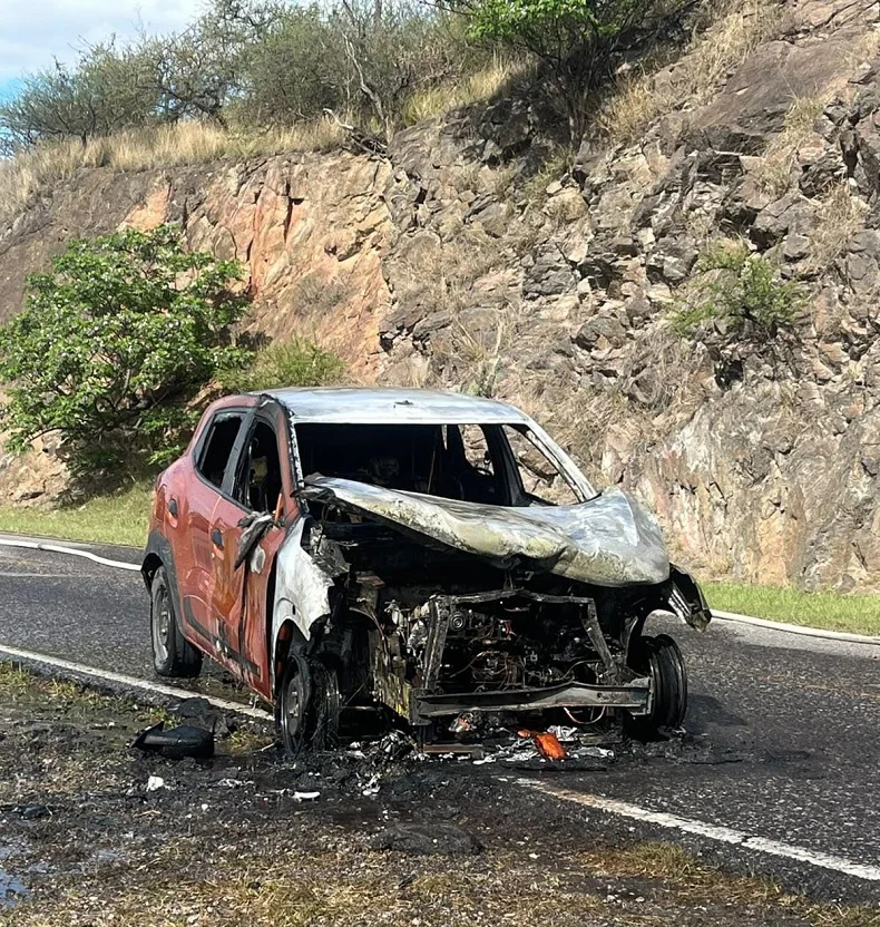 Malagueño auto incendiado 20261002