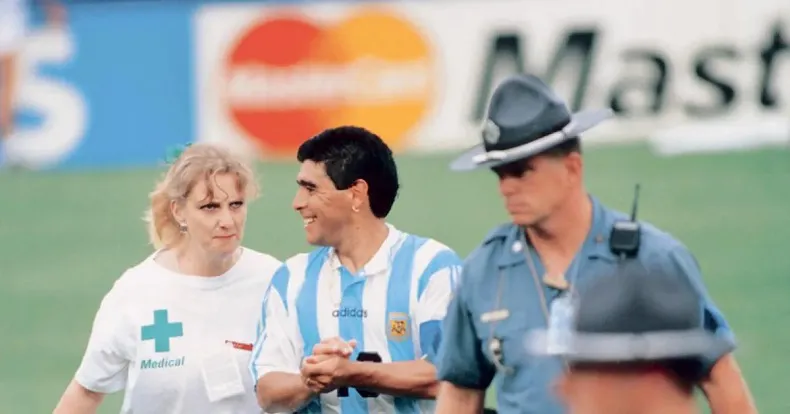 Maradona enfermera 1994