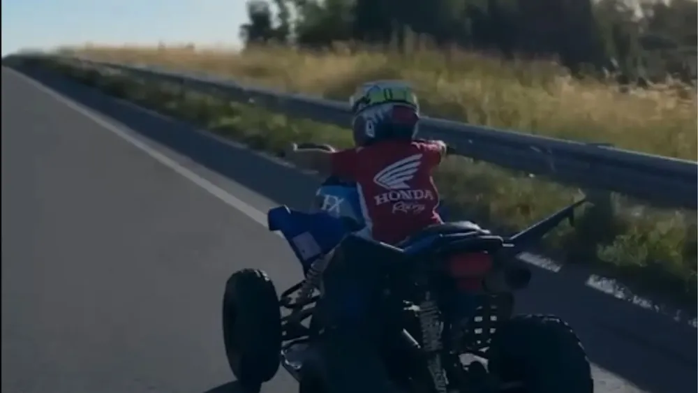 Menor meja cuatriciclo