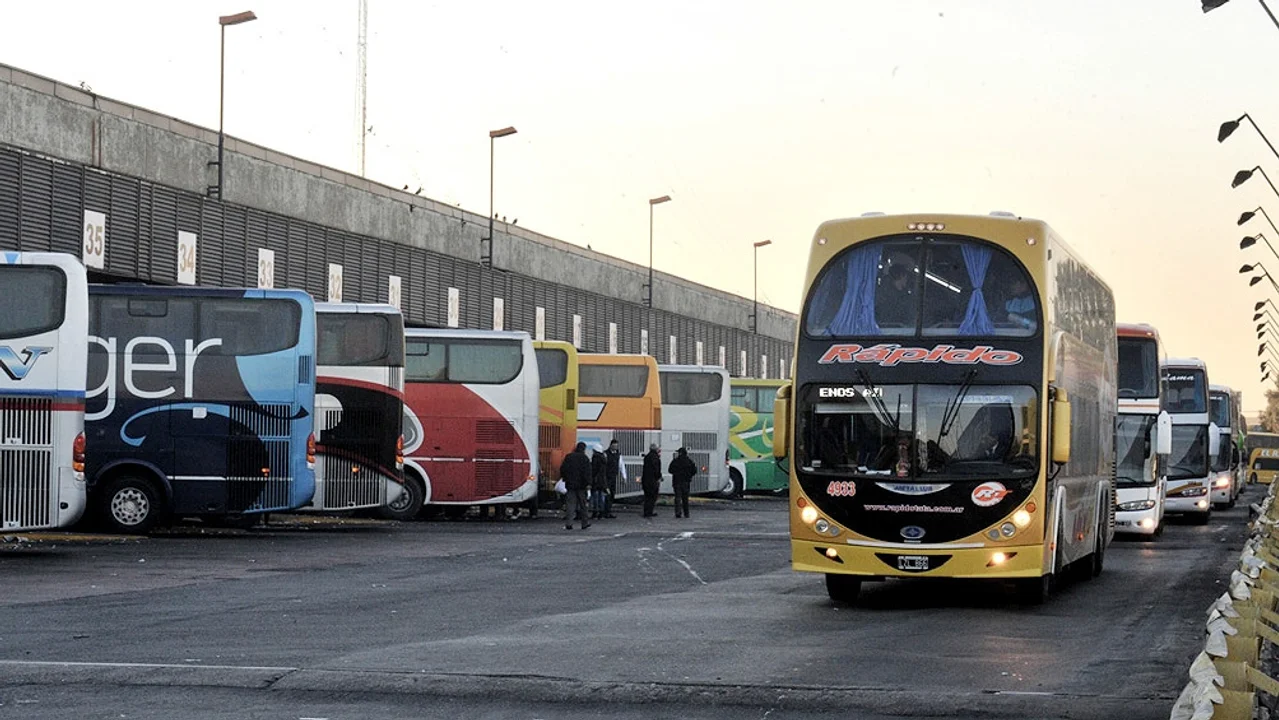 Transporte larga distancia - Colectivo - Terminal